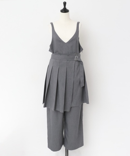 KBF（ケイビーエフ）の「プリーツスカートSETサロペット（サロペット/オーバーオール・レディース・ベージュ/グレー・38/36）」の11枚目の写真