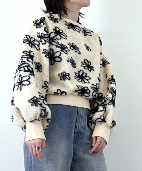 STYLEBLOCK（スタイルブロック）の「フラワー柄ボアショートプルオーバー（Tシャツ/カットソー・レディース・アイボリー/ブラック・M）」の5枚目の写真
