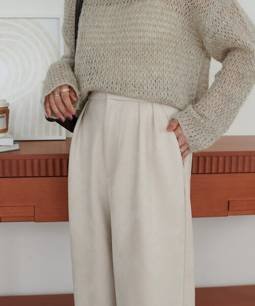 DISCOAT（ディスコート）の「エコスエード2タックストレートパンツ（その他パンツ・レディース・アイボリー/グレー・SMALL/MEDIUM/LARGE）」の7枚目の写真