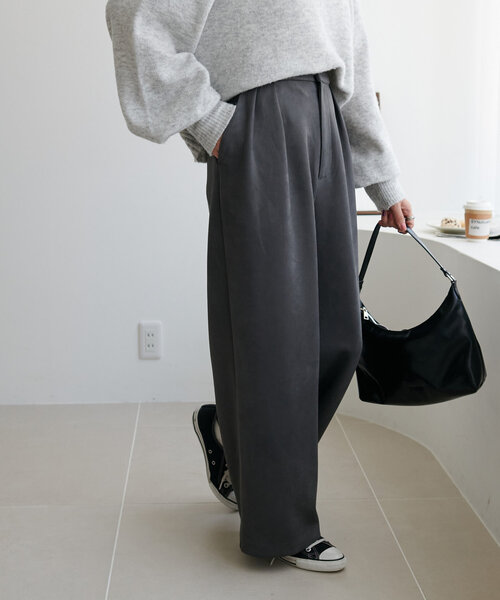 DISCOAT（ディスコート）の「エコスエード2タックストレートパンツ（その他パンツ・レディース・アイボリー/グレー・SMALL/MEDIUM/LARGE）」の17枚目の写真