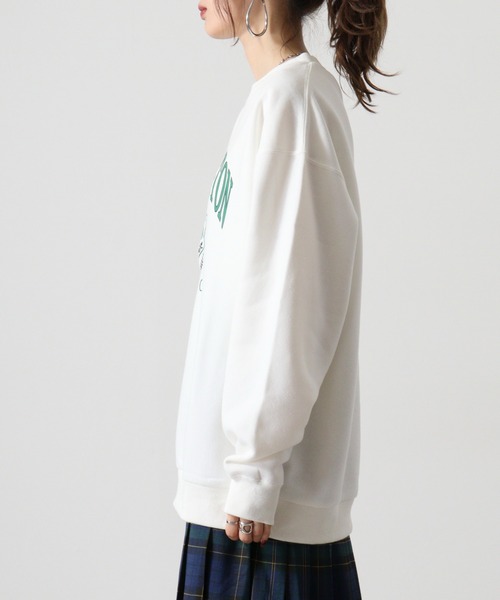 spiritoso(スピリトーゾ)の「spiritoso 裏起毛カレッジロゴオーバーサイズトレーナー(スウェット・レディース・ネイビー/ブラック/オフホワイト/ダークグリーン・F)」の17枚目の写真