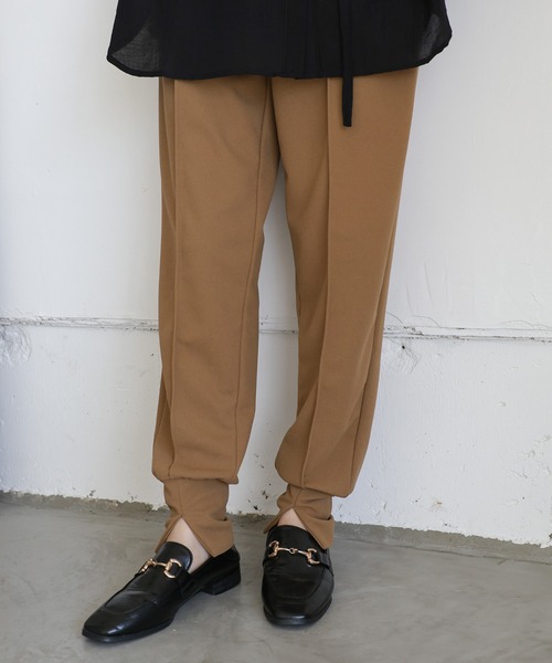 select MOCA Et（セレクトモカエト）の「【Et】Center Slit Jogger Pants（その他パンツ・レディース・ブラック/ブラウン・LARGE/MEDIUM）」の3枚目の写真