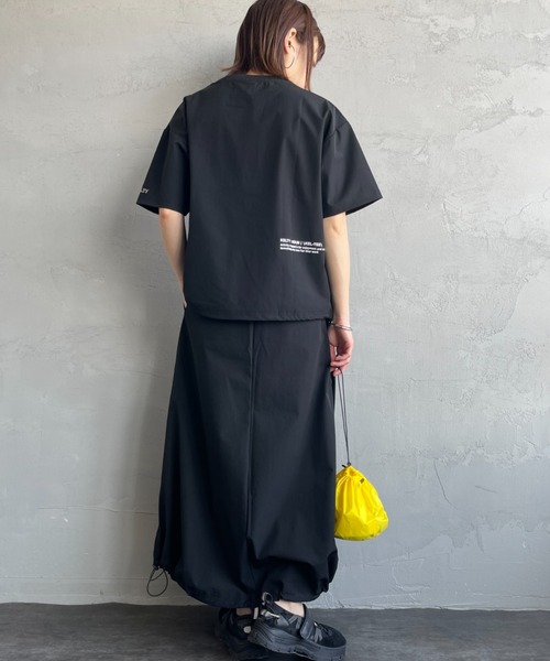KELTY（ケルティ）の「[KELTY/ケルティ] 別注 ラッシュコンフォート ショートスリーブナイロンＴシャツ（Tシャツ/カットソー・レディース・ブルー/オリーブ/グレイッシュベージュ/ブラック・F）」の22枚目の写真