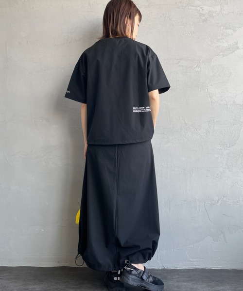 KELTY（ケルティ）の「[KELTY/ケルティ] 別注 ラッシュコンフォート ショートスリーブナイロンＴシャツ（Tシャツ/カットソー・レディース・ブルー/オリーブ/グレイッシュベージュ/ブラック・F）」の13枚目の写真