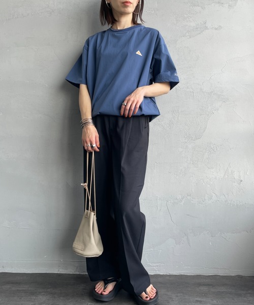 KELTY（ケルティ）の「[KELTY/ケルティ] 別注 ラッシュコンフォート ショートスリーブナイロンＴシャツ（Tシャツ/カットソー・レディース・ブルー/オリーブ/グレイッシュベージュ/ブラック・F）」の15枚目の写真
