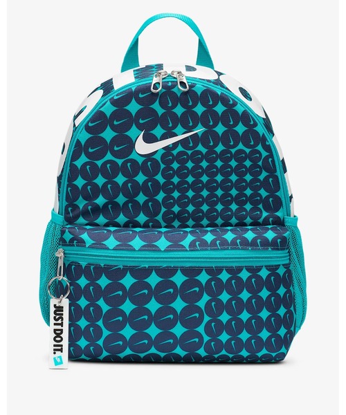 NIKE(ナイキ)の「《NIKEアパレル》YNKBRSLAJDIMNIBK-AOPSP25(バックパック/リュック・キッズ・レッド系その他/グリーン系その他/スモークグレー・フリー)」の2枚目の写真