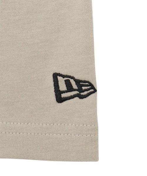 NEW ERA（ニューエラ）の「ニューエラ 半袖Tシャツ オーバーサイズ 襟ジャカードロゴ（Tシャツ/カットソー・メンズ・ホワイト/ブラック/ベージュ・XL/L/S/XXL/M）」の22枚目の写真