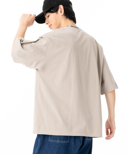 NEW ERA（ニューエラ）の「ニューエラ 半袖Tシャツ オーバーサイズ 襟ジャカードロゴ（Tシャツ/カットソー・メンズ・ホワイト/ブラック/ベージュ・XL/L/S/XXL/M）」の17枚目の写真