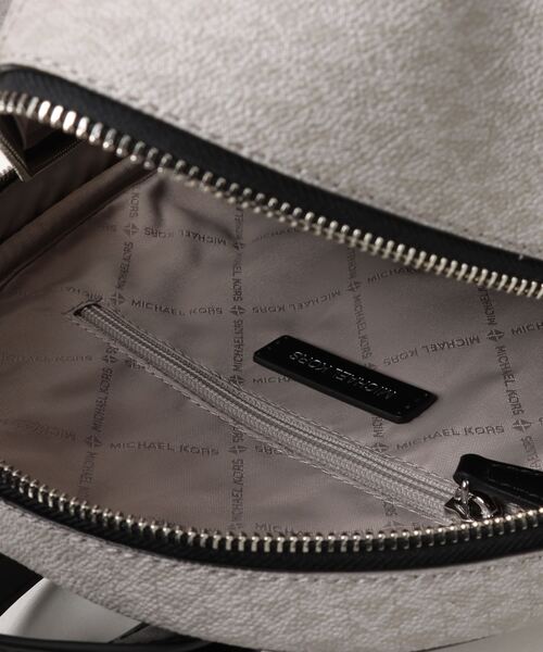 MICHAEL KORS(マイケルコース)の「RHEA ZIP バックパック ミディアム - MKシグネチャー(バックパック/リュック・レディース・ホワイト系その他・FREE)」の6枚目の写真