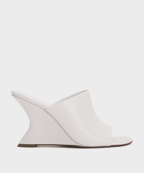 ワイドストラップ スカルプチュアヒールウエッジ（サンダル）｜CHARLES