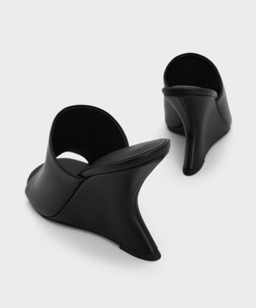 CHARLES & KEITH(チャールズ & キース)の「ワイドストラップ スカルプチュアヒールウエッジ(サンダル・レディース・ブラック/ライラック/ホワイト・25.5cm/25cm/24.5cm/23.5cm/23cm/22.5cm)」の5枚目の写真