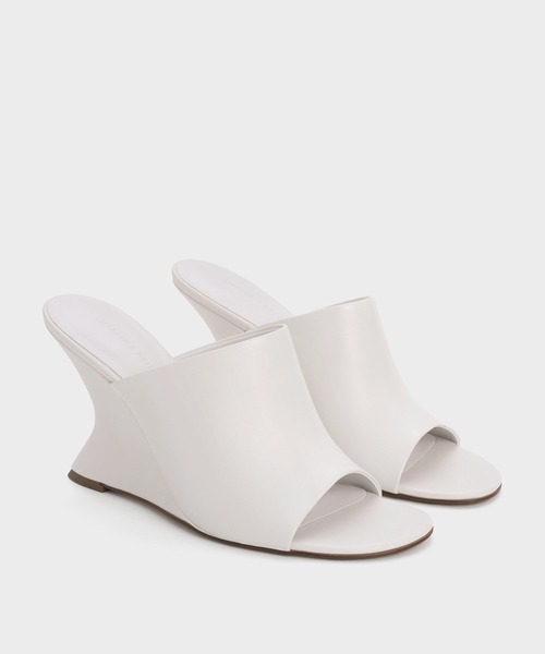CHARLES & KEITH(チャールズ & キース)の「ワイドストラップ スカルプチュアヒールウエッジ(サンダル・レディース・ブラック/ライラック/ホワイト・25.5cm/25cm/24.5cm/23.5cm/23cm/22.5cm)」の7枚目の写真