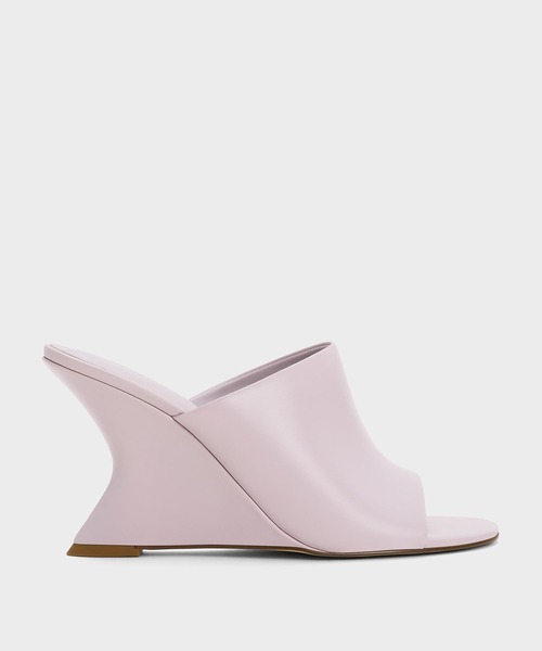 CHARLES & KEITH(チャールズ & キース)の「ワイドストラップ スカルプチュアヒールウエッジ(サンダル・レディース・ブラック/ライラック/ホワイト・25.5cm/25cm/24.5cm/23.5cm/23cm/22.5cm)」の16枚目の写真