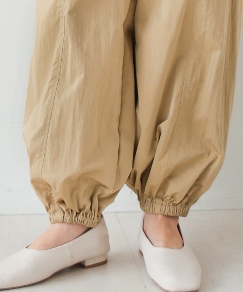 Bou Jeloud（ブージュルード）の「ハイデンクロスペグパンツ（その他パンツ・レディース・ベージュ/ネイビー・MEDIUM）」の12枚目の写真