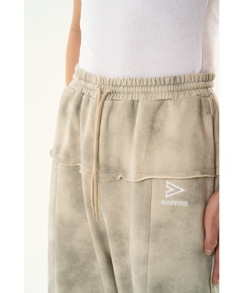 DISCOVERED（ディスカバード）の「DOCKING DAMAGE WIDE SWEAT PANTS（スウェットパンツ・メンズ・ブラック/ベージュ・SMALL/LARGE）」の17枚目の写真