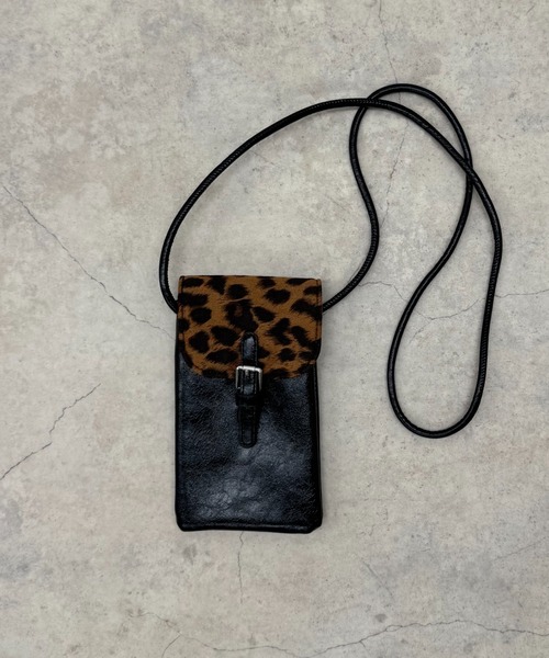 MIRROR STOKE（ミラーストーク）の「【ZOZO限定】SMARTPHONE SHOULDER/スマートフォンショルダー（ショルダーバッグ・レディース・ブラック×ベージュ/ブラック・FREE）」の16枚目の写真