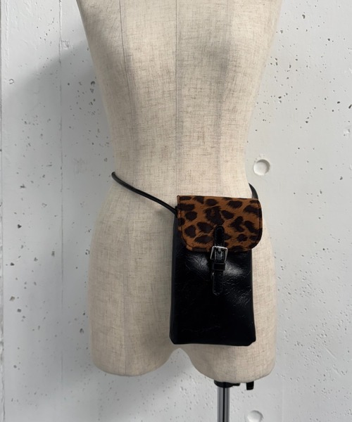 MIRROR STOKE（ミラーストーク）の「【ZOZO限定】SMARTPHONE SHOULDER/スマートフォンショルダー（ショルダーバッグ・レディース・ブラック×ベージュ/ブラック・FREE）」の20枚目の写真