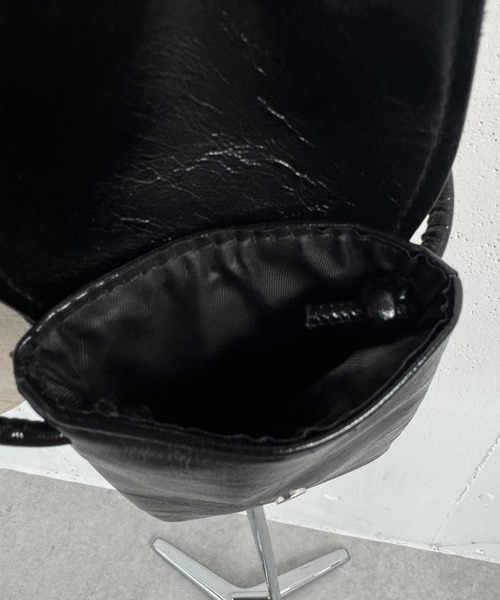 MIRROR STOKE（ミラーストーク）の「【ZOZO限定】SMARTPHONE SHOULDER/スマートフォンショルダー（ショルダーバッグ・レディース・ブラック×ベージュ/ブラック・FREE）」の21枚目の写真