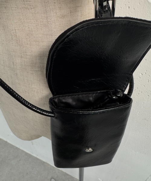 MIRROR STOKE（ミラーストーク）の「【ZOZO限定】SMARTPHONE SHOULDER/スマートフォンショルダー（ショルダーバッグ・レディース・ブラック×ベージュ/ブラック・FREE）」の22枚目の写真