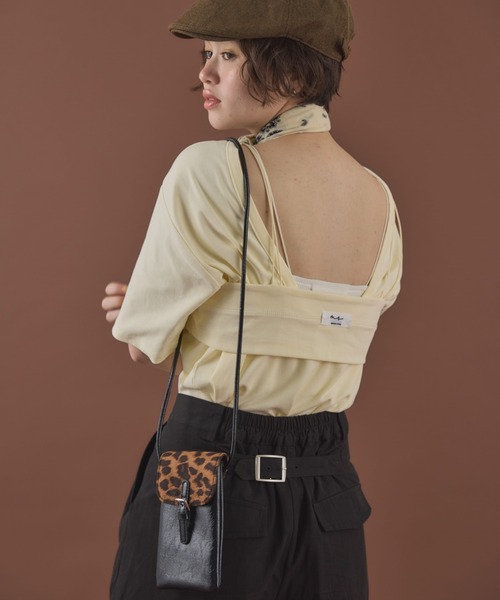 MIRROR STOKE（ミラーストーク）の「【ZOZO限定】SMARTPHONE SHOULDER/スマートフォンショルダー（ショルダーバッグ・レディース・ブラック×ベージュ/ブラック・FREE）」の10枚目の写真