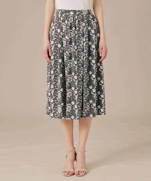 MACKINTOSH LONDON（マッキントッシュ ロンドン）の「【BIBURY FLOWER】トーナルバイブリーフラワージャージスカート（スカート・レディース・ネイビー/チャコールグレー・38/36）」の7枚目の写真