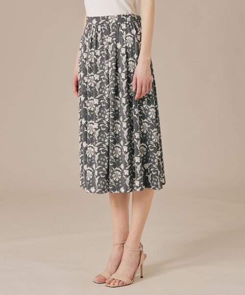 MACKINTOSH LONDON（マッキントッシュ ロンドン）の「【BIBURY FLOWER】トーナルバイブリーフラワージャージスカート（スカート・レディース・ネイビー/チャコールグレー・38/36）」の8枚目の写真