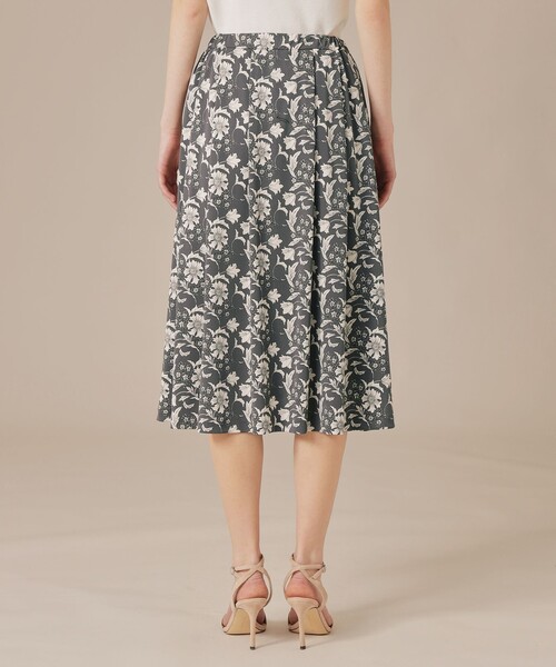 MACKINTOSH LONDON（マッキントッシュ ロンドン）の「【BIBURY FLOWER】トーナルバイブリーフラワージャージスカート（スカート・レディース・ネイビー/チャコールグレー・38/36）」の9枚目の写真