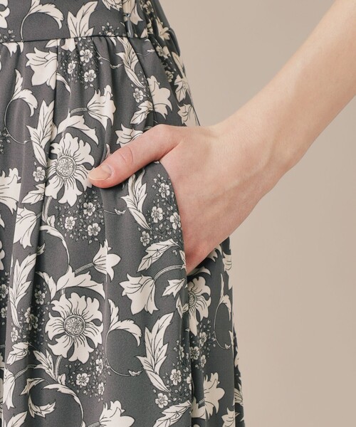 MACKINTOSH LONDON（マッキントッシュ ロンドン）の「【BIBURY FLOWER】トーナルバイブリーフラワージャージスカート（スカート・レディース・ネイビー/チャコールグレー・38/36）」の10枚目の写真