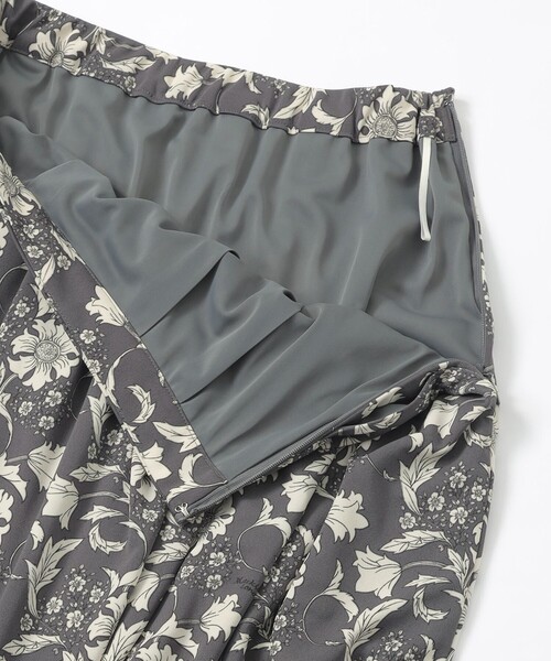 MACKINTOSH LONDON（マッキントッシュ ロンドン）の「【BIBURY FLOWER】トーナルバイブリーフラワージャージスカート（スカート・レディース・ネイビー/チャコールグレー・38/36）」の11枚目の写真