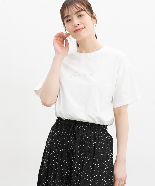 Honeys（ハニーズ）の「【ハニさら・接触冷感・ＵＶカット】きれいめロゴＴシャツ（Tシャツ/カットソー・レディース・モカ/グリーン/ホワイト×ブラック/ホワイト×ブルー/サックスブルー/ブラック・L/LL/M/S）」の18枚目の写真