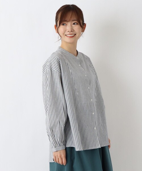 one'sterrace(ワンズテラス)の「異柄切替え アソートブラウス(シャツ/ブラウス・レディース・アイボリー系8/ブルー系その他7/ネイビー系5・02)」の3枚目の写真