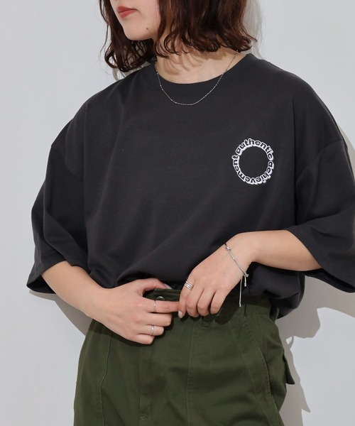 FUNALIVE(ファンアライブ)の「ワイドシルエットミニロゴTシャツ 吸水速乾 UVカット(Tシャツ/カットソー・メンズ・ネイビー/ミント/スミクロ/ブラック/グレイッシュベージュ/ブラック系その他2/ホワイト/サーモンピンク/ダークグリーン/ブルー/ホワイト系その他2/ブラック系その他3・M/L/LL)」の4枚目の写真