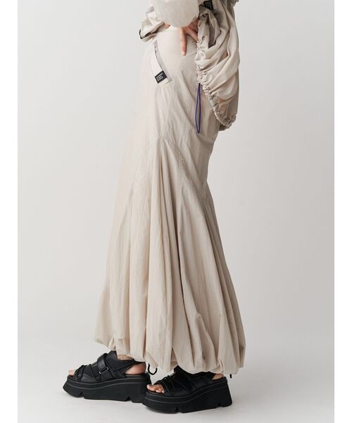 UN3D.（アンスリード）の「LIGHT IRREGULAR BALLOON SK / ライトイレギュラーバルーンスカート（スカート・レディース・ブラック/カーキ/ベージュ・36/38）」の16枚目の写真