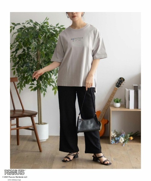 PEANUTS(ピーナッツ)の「【PEANUTS】スヌーピー 刺繍プリントTシャツ(Tシャツ/カットソー・レディース・サックスブルー/チャコールグレー/クリーム/グレイッシュベージュ・FREE)」の18枚目の写真