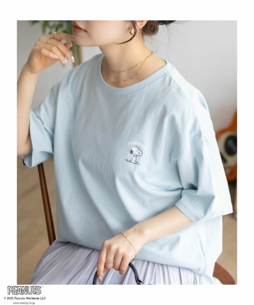 PEANUTS(ピーナッツ)の「【PEANUTS】スヌーピー 刺繍プリントTシャツ(Tシャツ/カットソー・レディース・サックスブルー/チャコールグレー/クリーム/グレイッシュベージュ・FREE)」の20枚目の写真