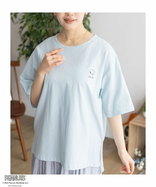 PEANUTS(ピーナッツ)の「【PEANUTS】スヌーピー 刺繍プリントTシャツ(Tシャツ/カットソー・レディース・サックスブルー/チャコールグレー/クリーム/グレイッシュベージュ・FREE)」の21枚目の写真