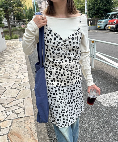 PILIT(ピリット)の「フラワー ミニワンピース(ワンピース・レディース・オフホワイト/ブラック・MEDIUM)」の1枚目の写真