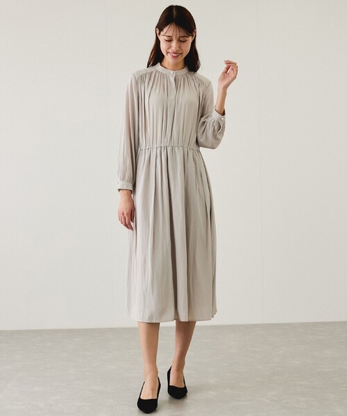 Jayro（ジャイロ）の「パウダーサテンワンピース（ワンピース・レディース・ライトグリーン/グレー系その他/ブラック/ネイビー・M）」の3枚目の写真