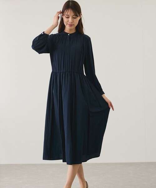 Jayro（ジャイロ）の「パウダーサテンワンピース（ワンピース・レディース・ライトグリーン/グレー系その他/ブラック/ネイビー・M）」の4枚目の写真