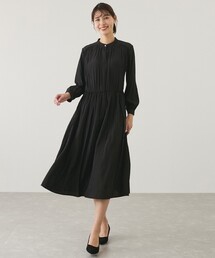 パウダーサテンワンピース