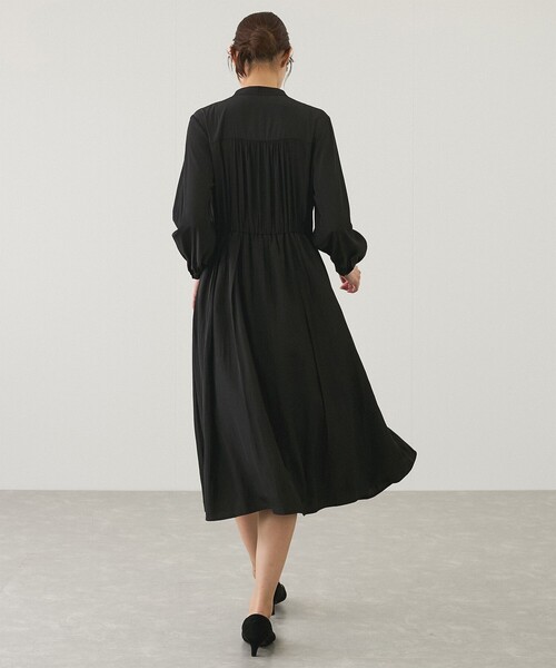 Jayro（ジャイロ）の「パウダーサテンワンピース（ワンピース・レディース・ライトグリーン/グレー系その他/ブラック/ネイビー・M）」の9枚目の写真