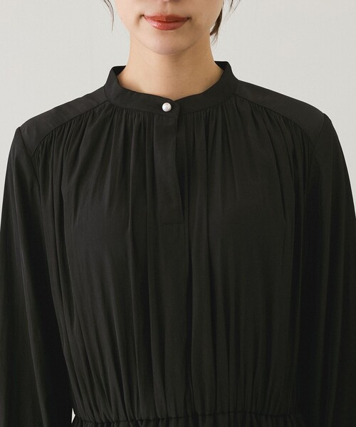 Jayro（ジャイロ）の「パウダーサテンワンピース（ワンピース・レディース・ライトグリーン/グレー系その他/ブラック/ネイビー・M）」の17枚目の写真