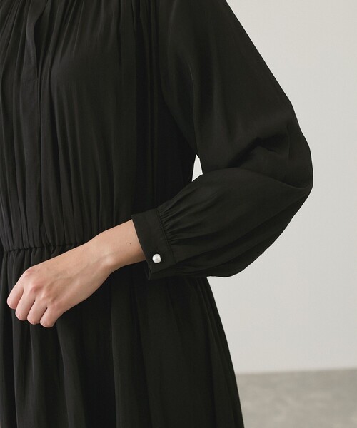 Jayro（ジャイロ）の「パウダーサテンワンピース（ワンピース・レディース・ライトグリーン/グレー系その他/ブラック/ネイビー・M）」の15枚目の写真