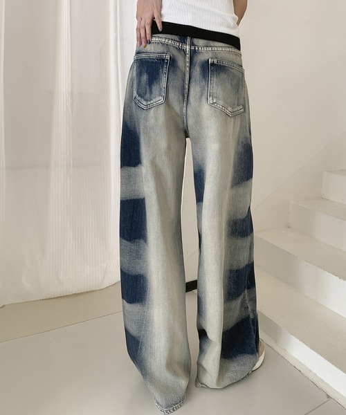 LOWO（ロワ）の「ユーズド加工ワイドシルエットルーズデニムパンツ（デニムパンツ・レディース・ブラック/インディゴブルー・M/S）」の6枚目の写真