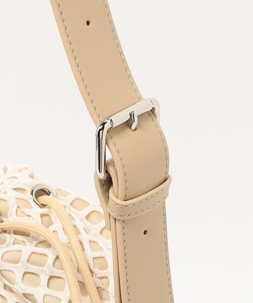 BEAUTY&YOUTH UNITED ARROWS(ビューティーアンドユースユナイテッドアローズ)の「レザーライク×メッシュ コンビ ショルダーバッグ(ショルダーバッグ・レディース・ベージュ/ブラック・FREE)」の12枚目の写真