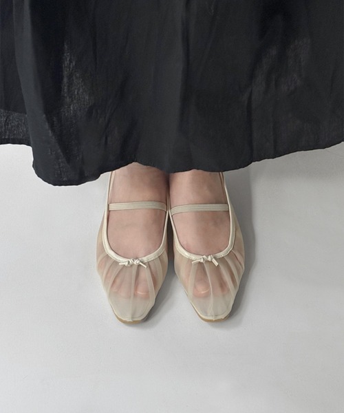 on:nue（オンニュ）の「【on:nue】[3色展開/5サイズ展開] シアータックバレーシューズ（バレエシューズ・レディース・アイボリー/ブラック/シルバー・23.5cm/24.5cm/23.0cm/24.0cm/25.0cm）」の8枚目の写真