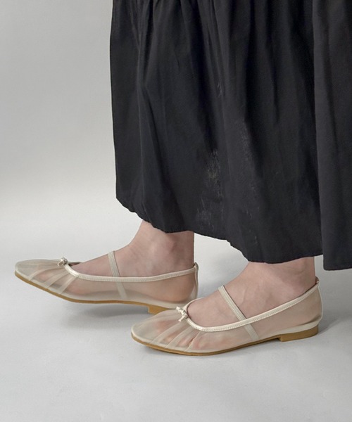 on:nue（オンニュ）の「【on:nue】[3色展開/5サイズ展開] シアータックバレーシューズ（バレエシューズ・レディース・アイボリー/ブラック/シルバー・23.5cm/24.5cm/23.0cm/24.0cm/25.0cm）」の9枚目の写真