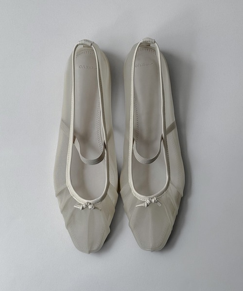 on:nue（オンニュ）の「【on:nue】[3色展開/5サイズ展開] シアータックバレーシューズ（バレエシューズ・レディース・アイボリー/ブラック/シルバー・23.5cm/24.5cm/23.0cm/24.0cm/25.0cm）」の16枚目の写真