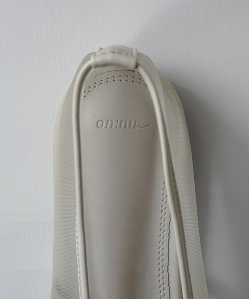 on:nue（オンニュ）の「【on:nue】[3色展開/5サイズ展開] シアータックバレーシューズ（バレエシューズ・レディース・アイボリー/ブラック/シルバー・23.5cm/24.5cm/23.0cm/24.0cm/25.0cm）」の22枚目の写真