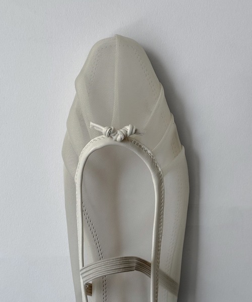 on:nue（オンニュ）の「【on:nue】[3色展開/5サイズ展開] シアータックバレーシューズ（バレエシューズ・レディース・アイボリー/ブラック/シルバー・23.5cm/24.5cm/23.0cm/24.0cm/25.0cm）」の21枚目の写真